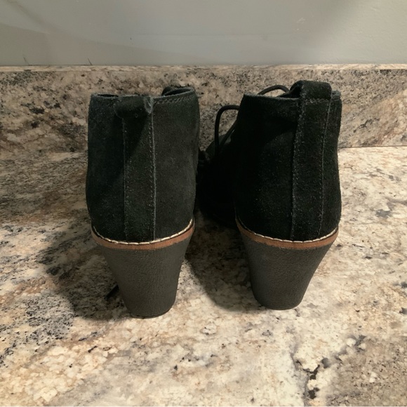 White Mountain Sz 9.5 M Lambert Black Suede Lace-Up Bootie Wedge Fashion Boot - Picture 9 of 9